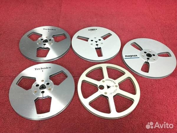 Катушки для катушечного магнитофона. Катушки 22 для магнитофона. Катушки магнитофонные необычных форм. Катушки 22 см для катушечного магнитофона. Катушки для магнитофона алюминиевые.