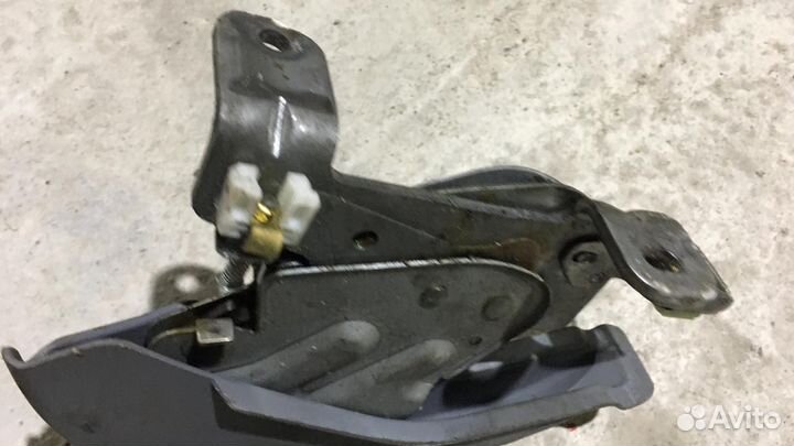 Рычаг ручного тормоза (ручник) Mazda 2 DY