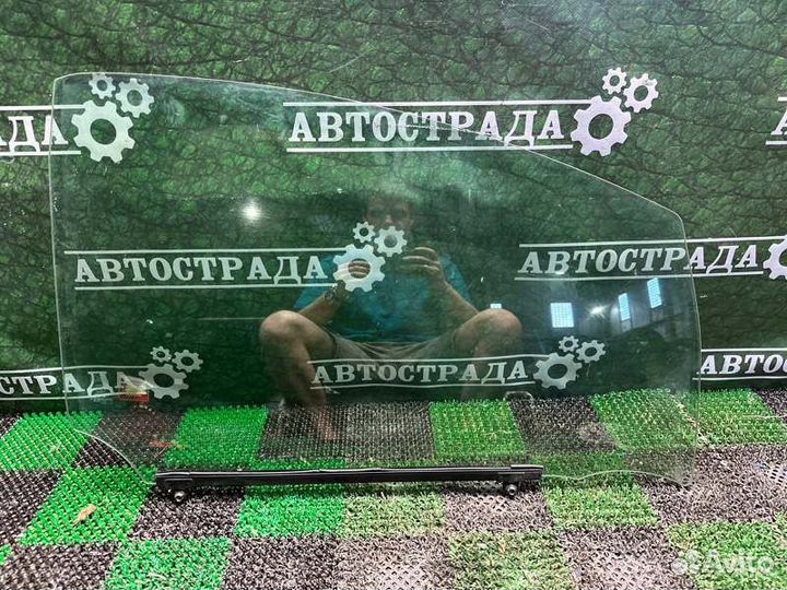 Стекло двойное переднее правое Toyota Alphard