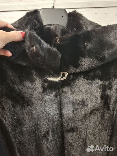 Продаю чёрную норковую шубу блок лама
