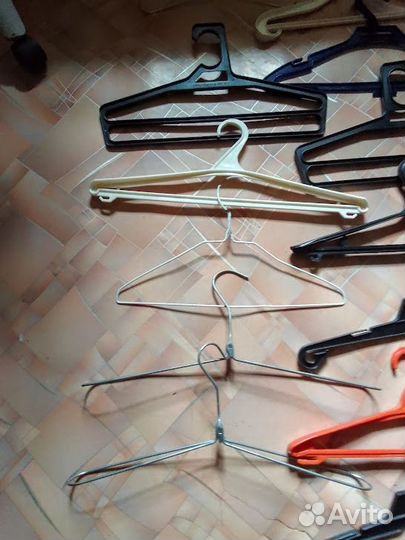 Вешалки плечики