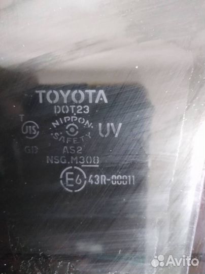 Стекло двери задней правой Toyota Corolla E150 200