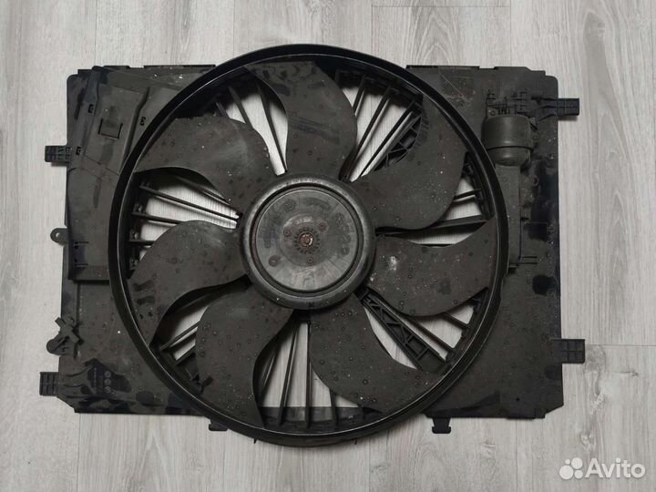 Вентилятор основной Mercedes W204 212 207