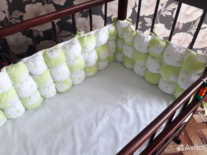 Бортики в кроватку.новые