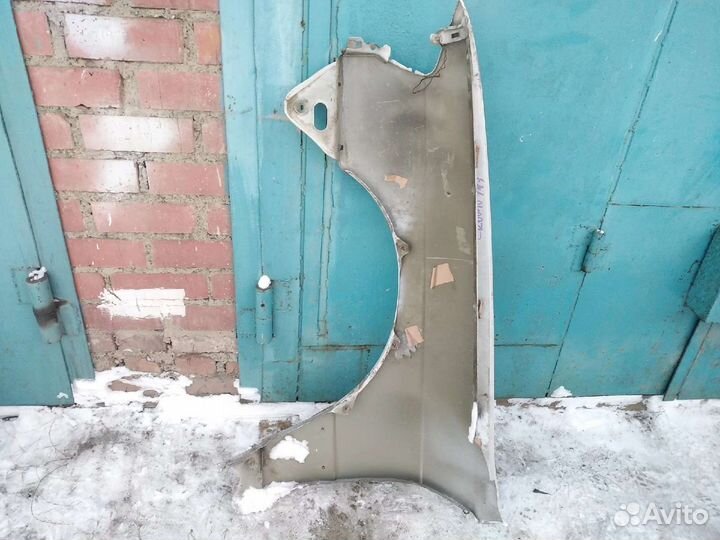 Крыло правое переднее Toyota Crown JZS-141/143