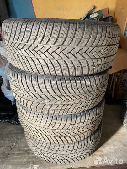 Bridgestone Blizzak LM005 RFT 255/55 R18