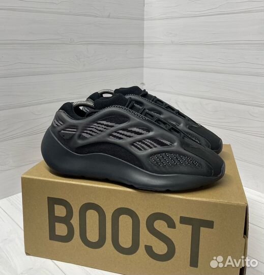 Кроссовки Adidas Yeezy boost 700 V2