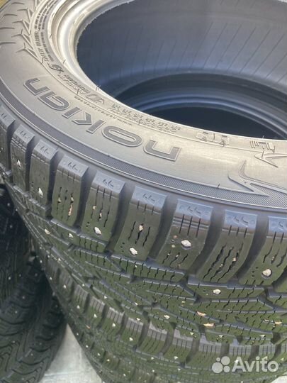 Michelin X-Ice North 4 215/55 R16