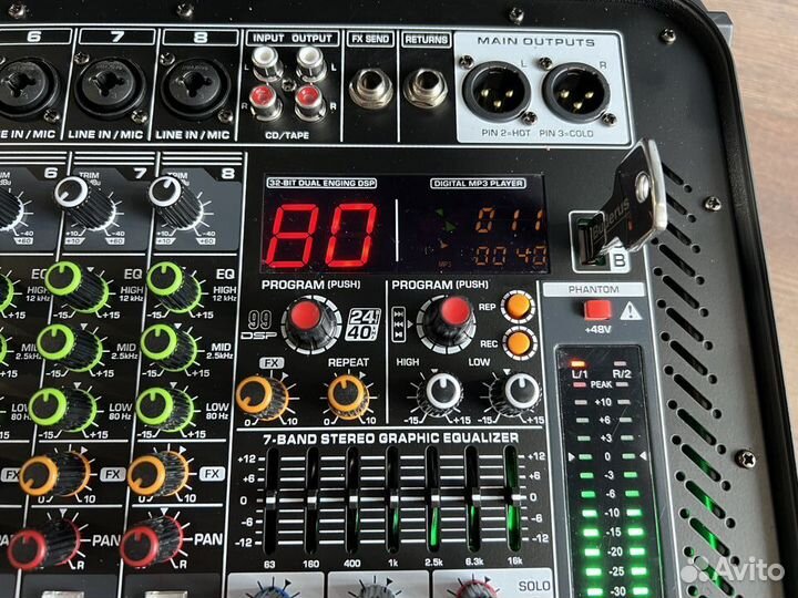 Активный микшерный пульт, 1300 ват. + микрофоны