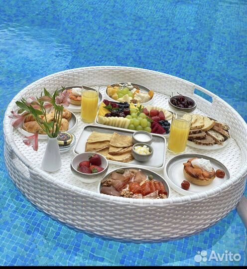 Плавающий стол для бассейна