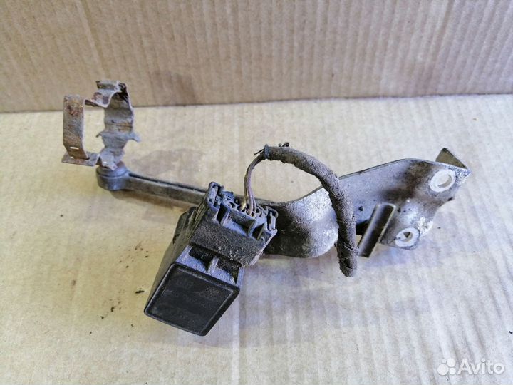 Датчик положения кузова Audi A8 D2