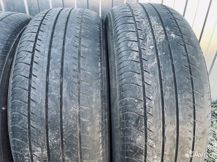 Yokohama dB Decibel E70 215/60 R16 95V