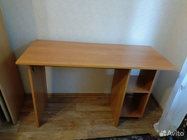 Стол письменный + диван
