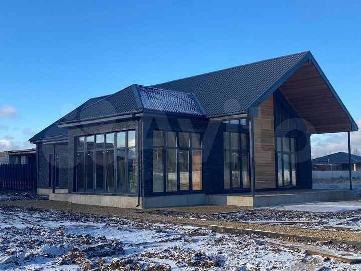 Коттедж 316 м² на участке 12 сот.