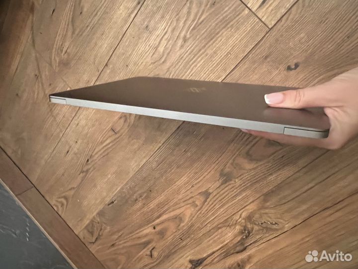 Apple MacBook Pro 13 2017 Touch Bar