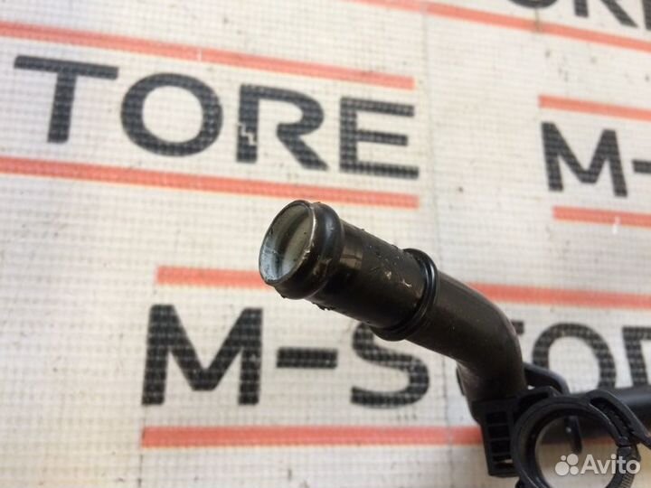 Патрубок системы охлаждения Volkswagen Passat B6