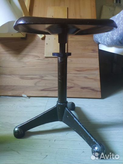 Стул для фортепиано