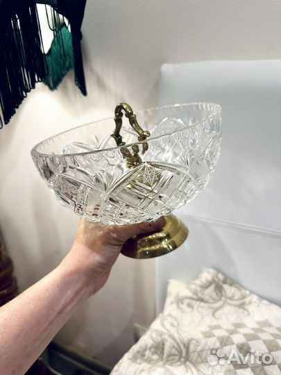 Ваза для фруктов на ножке