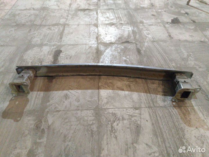 Усилитель бампера Skoda Fabia