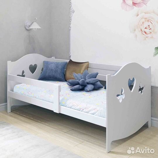 Кроватка для малыша сингл из натурального дерева с