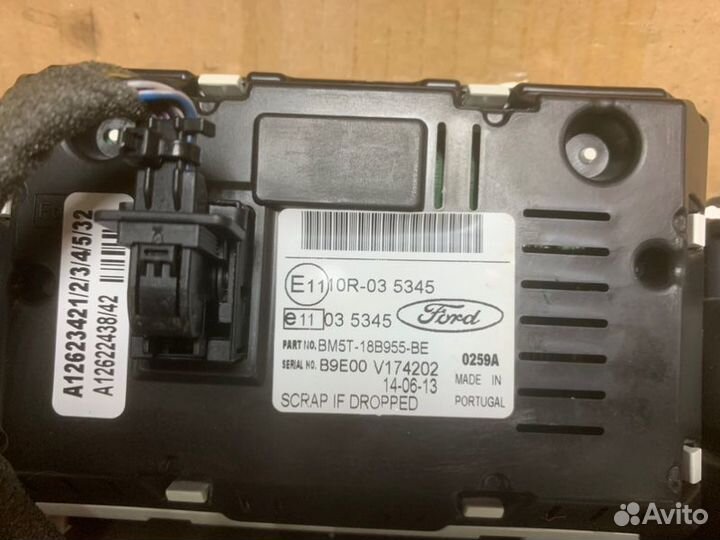 Дисплей информационный Ford Focus 3 хетчбэк 1.6