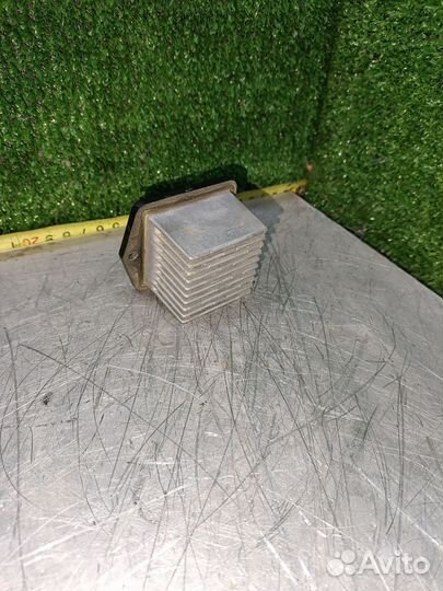 Резистор отопителя Suzuki Grand Vitara 2 2007 M16A