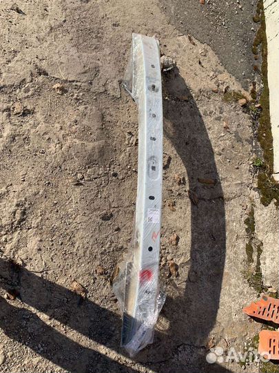 Усилитель бампера Рено Трафик II