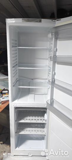 Холодильник аристон