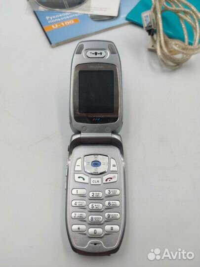 Телефон в коллекцию ubiqiuam skylink U100