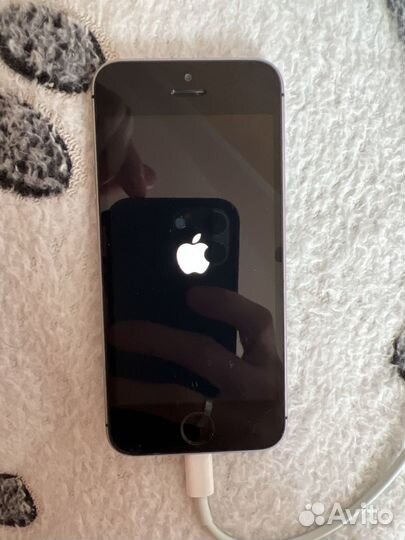 iPhone SE, 32 ГБ