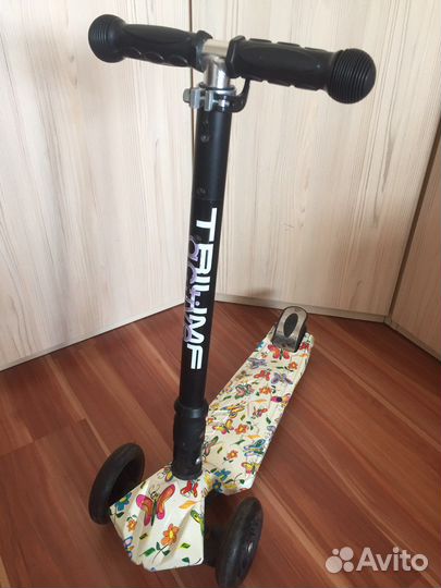 Самокат трехколесный