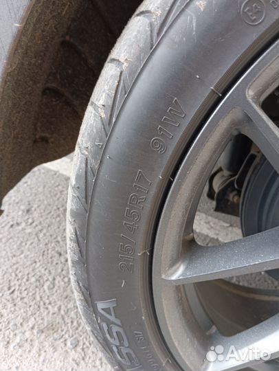 Lassa Phenoma 215/45 R17