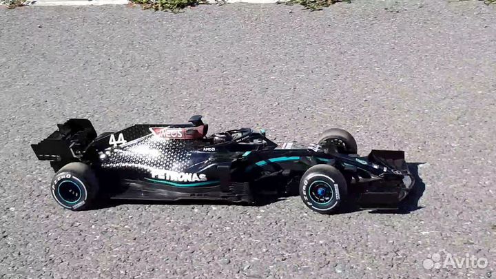 Радиоуправляемая модель mercedes F1