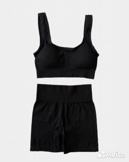 Спортивный костюм с шортами для фитнеса