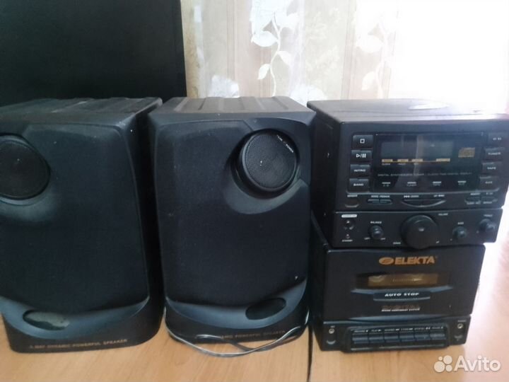 Музыкальный центр и магнитофоны 5шт