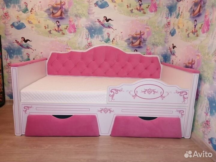 Детская кровать с каретной стяжкой