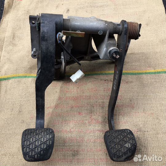 Педальный узел Mercedes w906