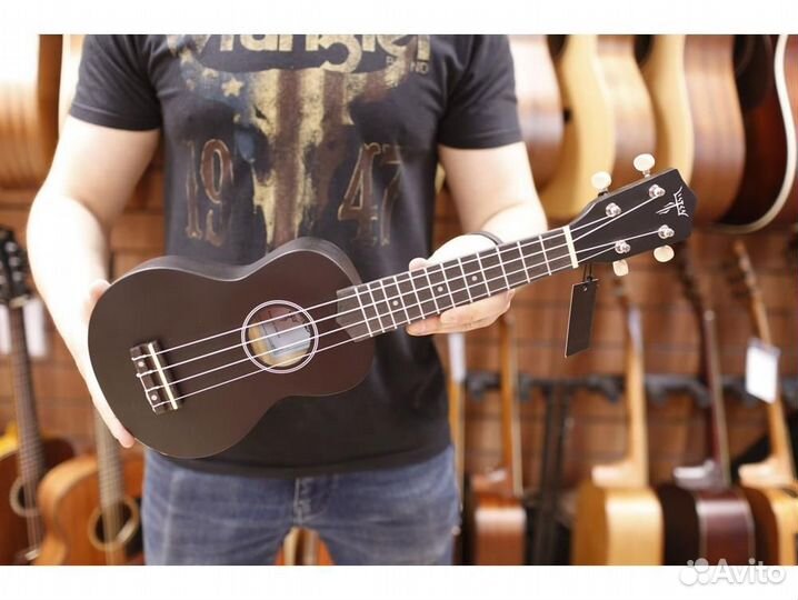 Listen LIS-100BK Укулеле сопрано, цвет черный