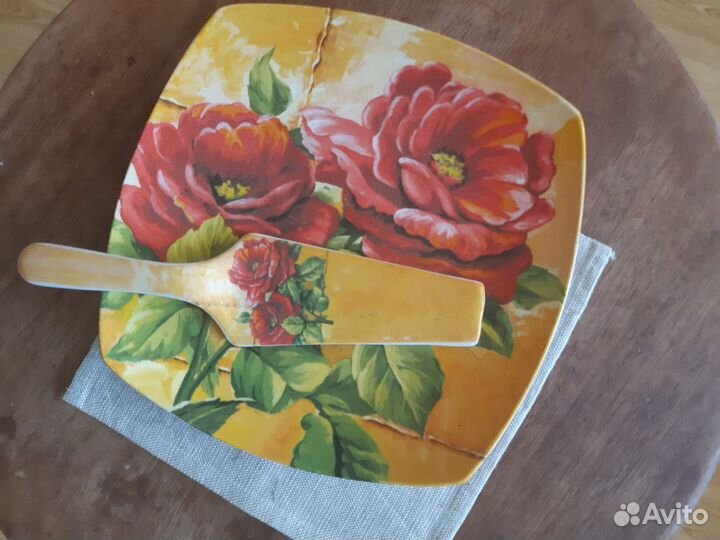 Тортница с лопаткой