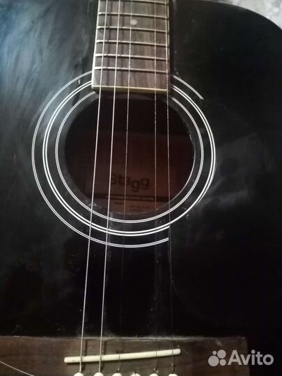Акустическая гитара