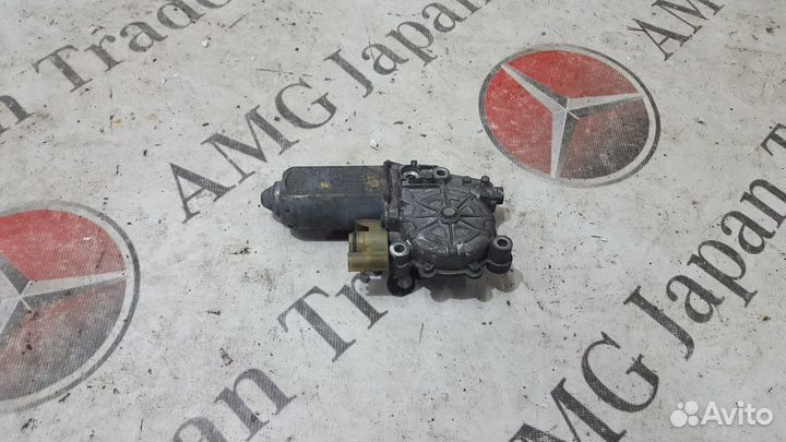 Моторчик передний левый Mercedes S-Class W140