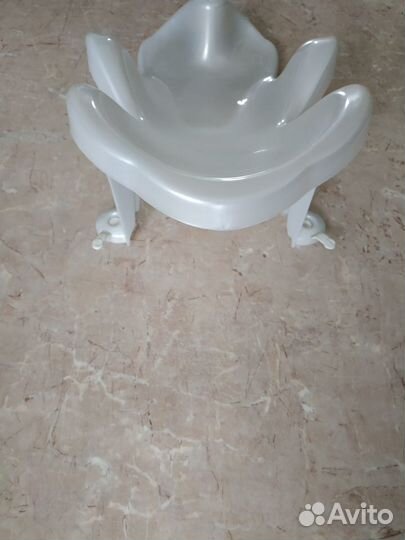 Горка для купания на липучках белая