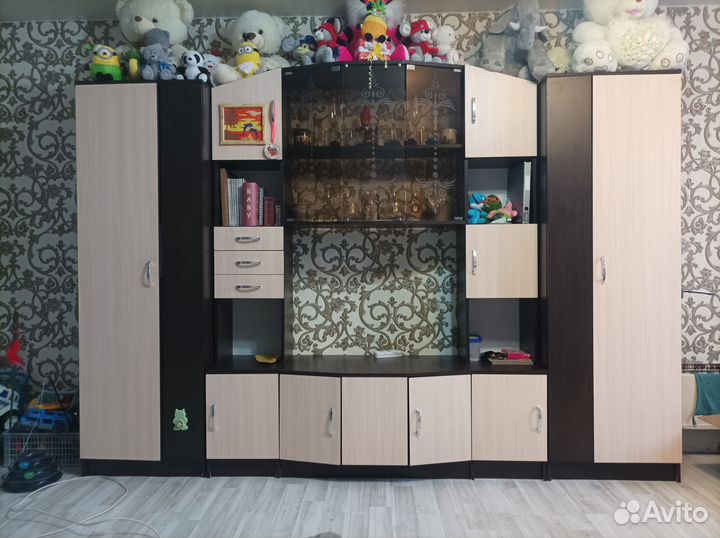 Стенка в гостиную