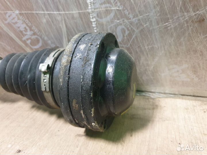 Ось привод шрус передний правый Vw Touran 1.4 TSI