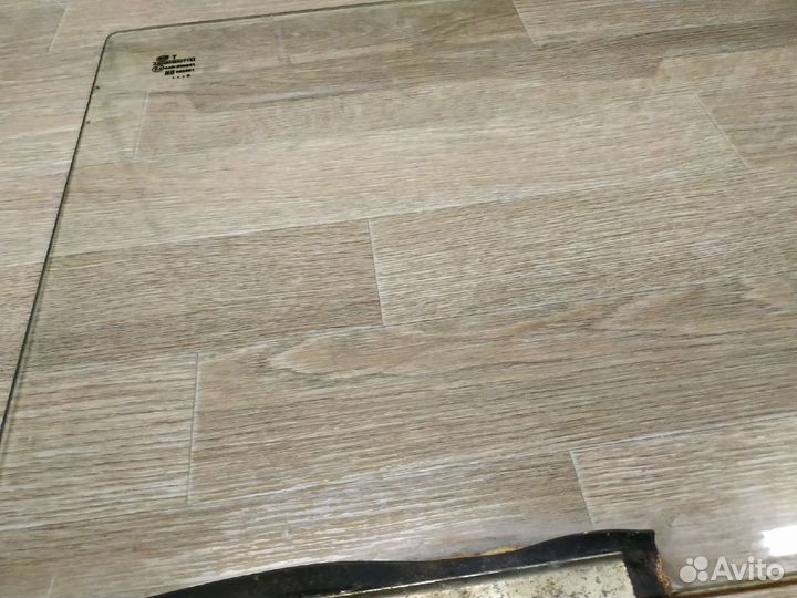 Стекло двери передней правой ваз 2104, 2105, 2107