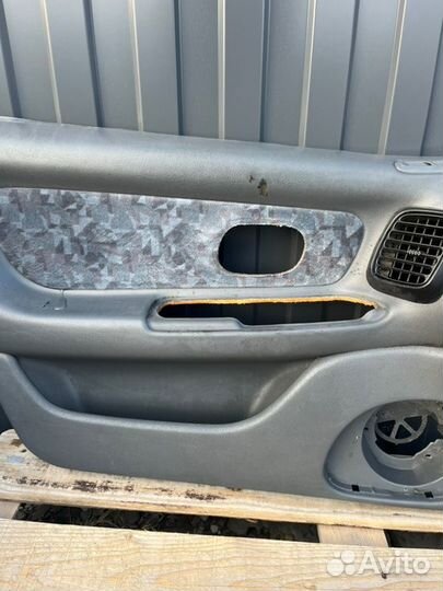 Обшивка двери передняя левая Renault Laguna 1 1.6