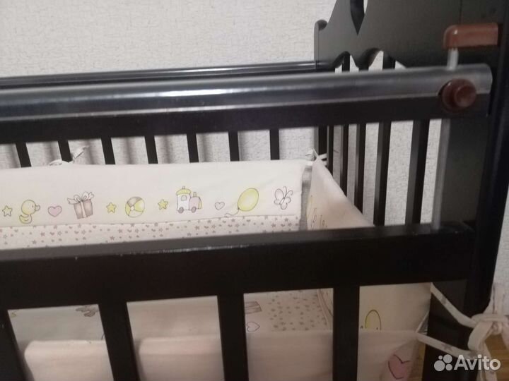 Продам кроватку, бортики и матрас