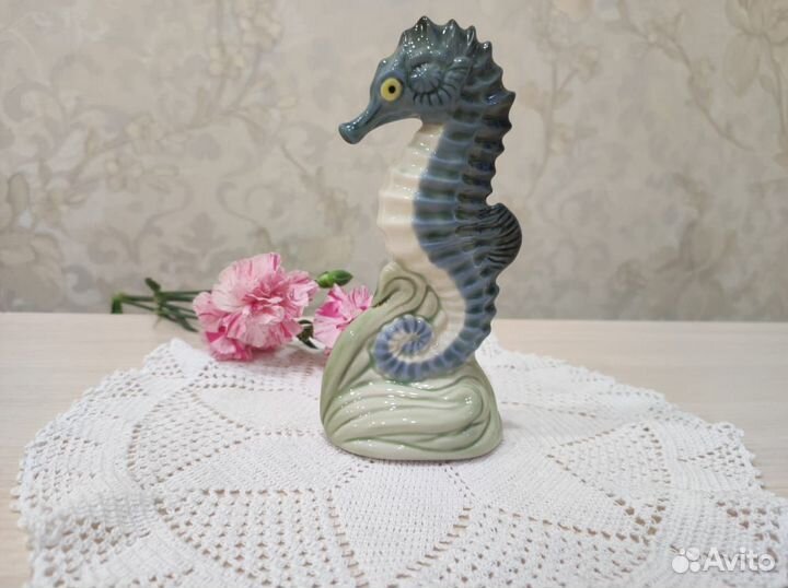 Фарфоровая статуэтка, астраханский завод клеймо