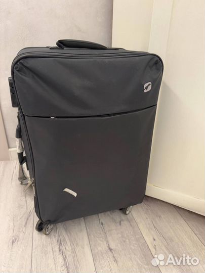 Продаю чемодан