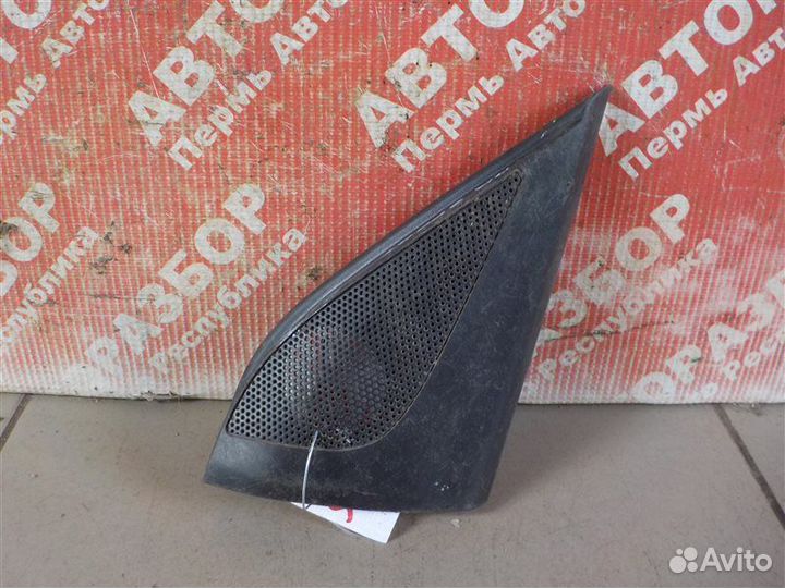 Уголок двери внутренний передний правый Mitsubishi